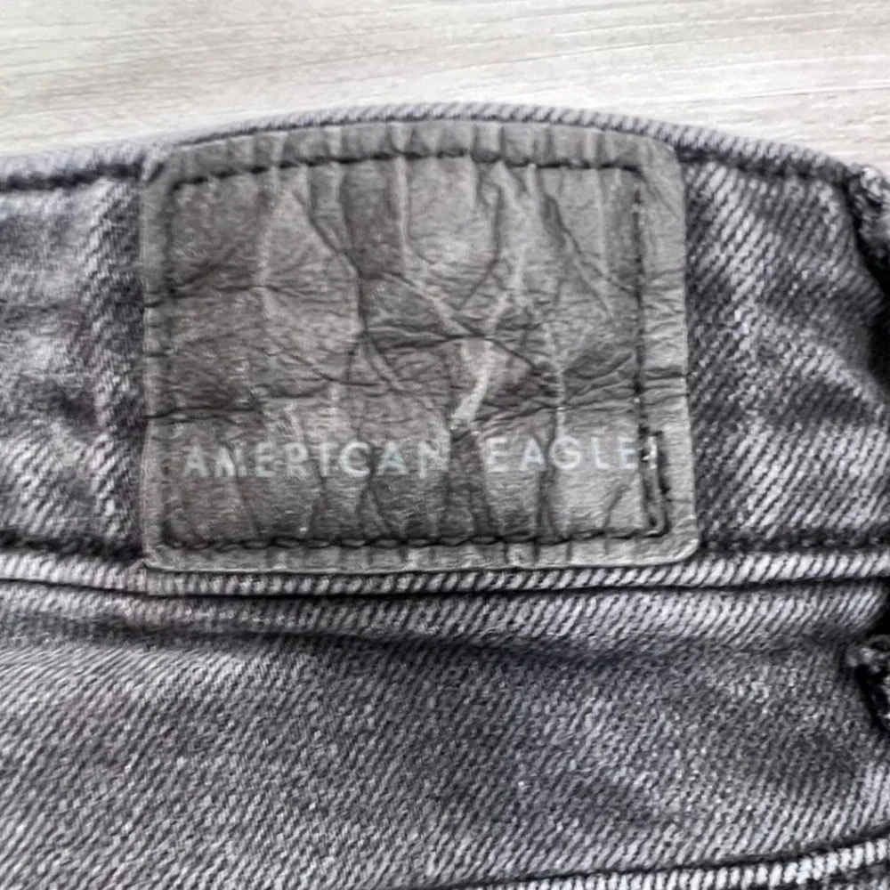 American Eagle Mom Jeans Womens 2 Regular Black Wash High Rise Tapered 58891363